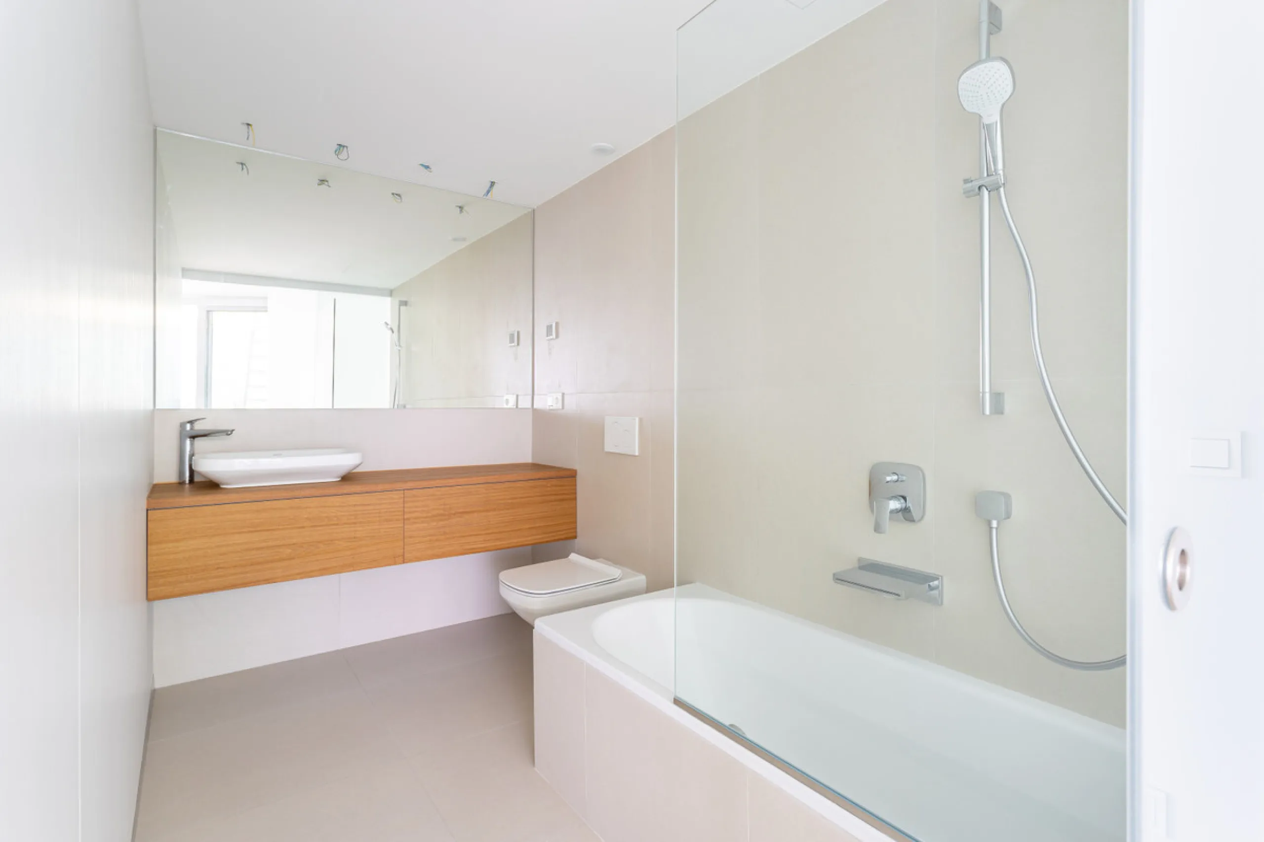 Would you like to live just few steps from the beach, feel the waves at your terrace and enjoy your own roof top solarium, look over the rooftops and feel the sea breeze? This exclusive penthouse apartment is located in one of the finest new builds called