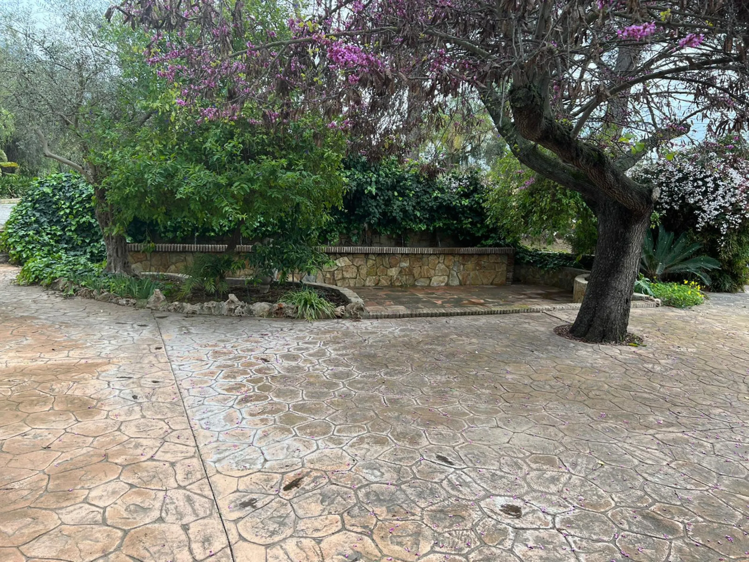 A uniqure hotel/ apartment complex for sale in Alhaurin el Grande