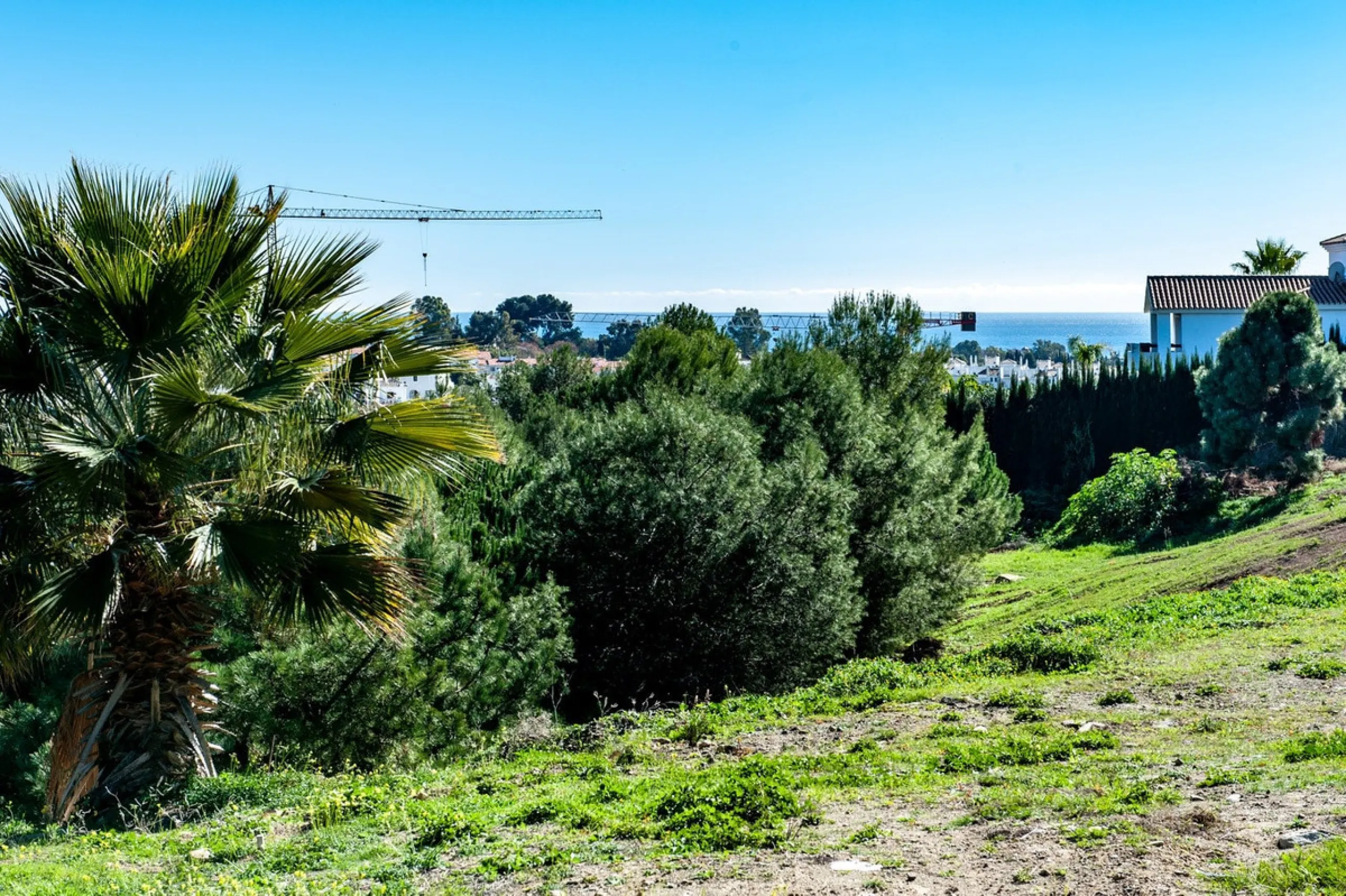 Plot - Residential Plot в продаже в Estepona, Málaga. Площадь дома 480 м². Площадь участка 1137 м²