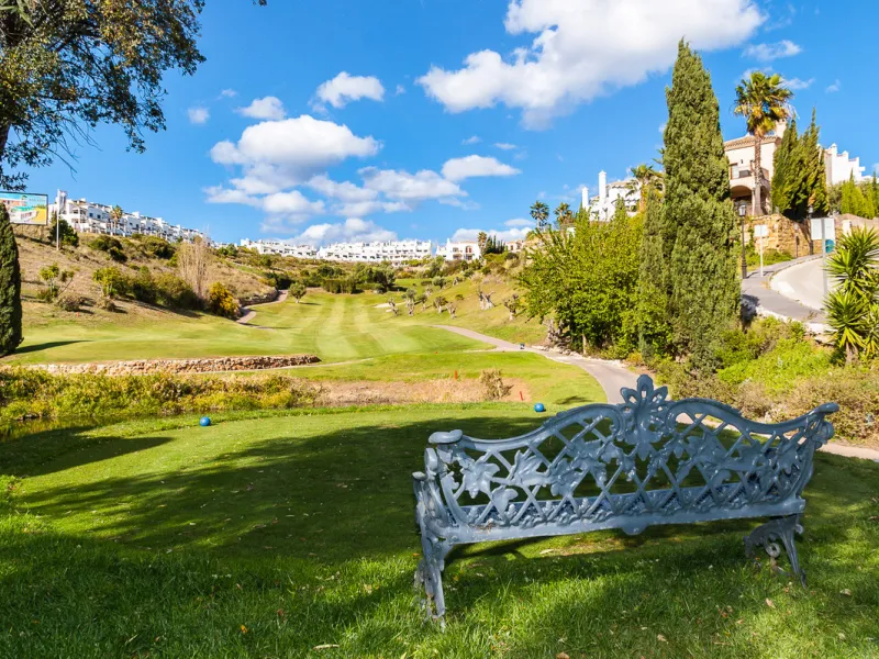 Plot - Residential Plot в продаже в Estepona, Málaga. Площадь дома 480 м². Площадь участка 1137 м²