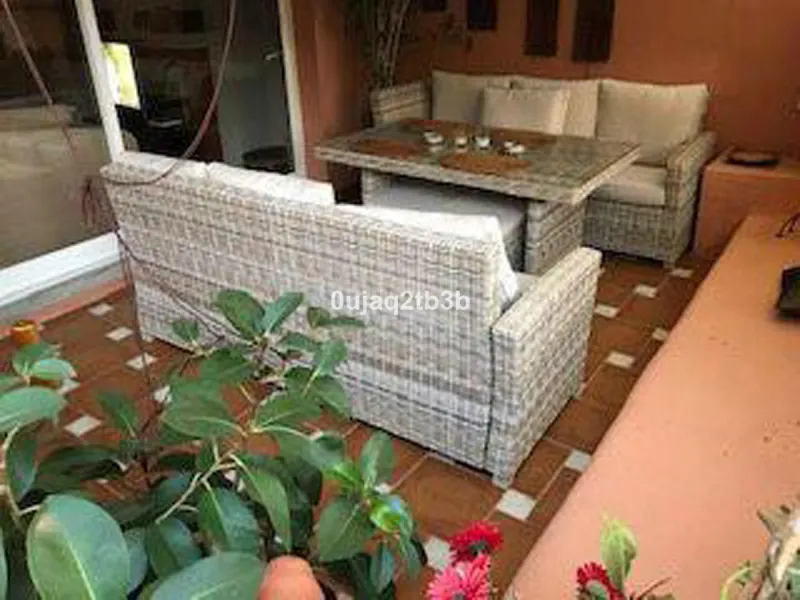 Apartment - Middle Floor Apartment в продаже в Estepona, Málaga. В доме 3 спален и 3 ванных комнат. Площадь дома 159 м²