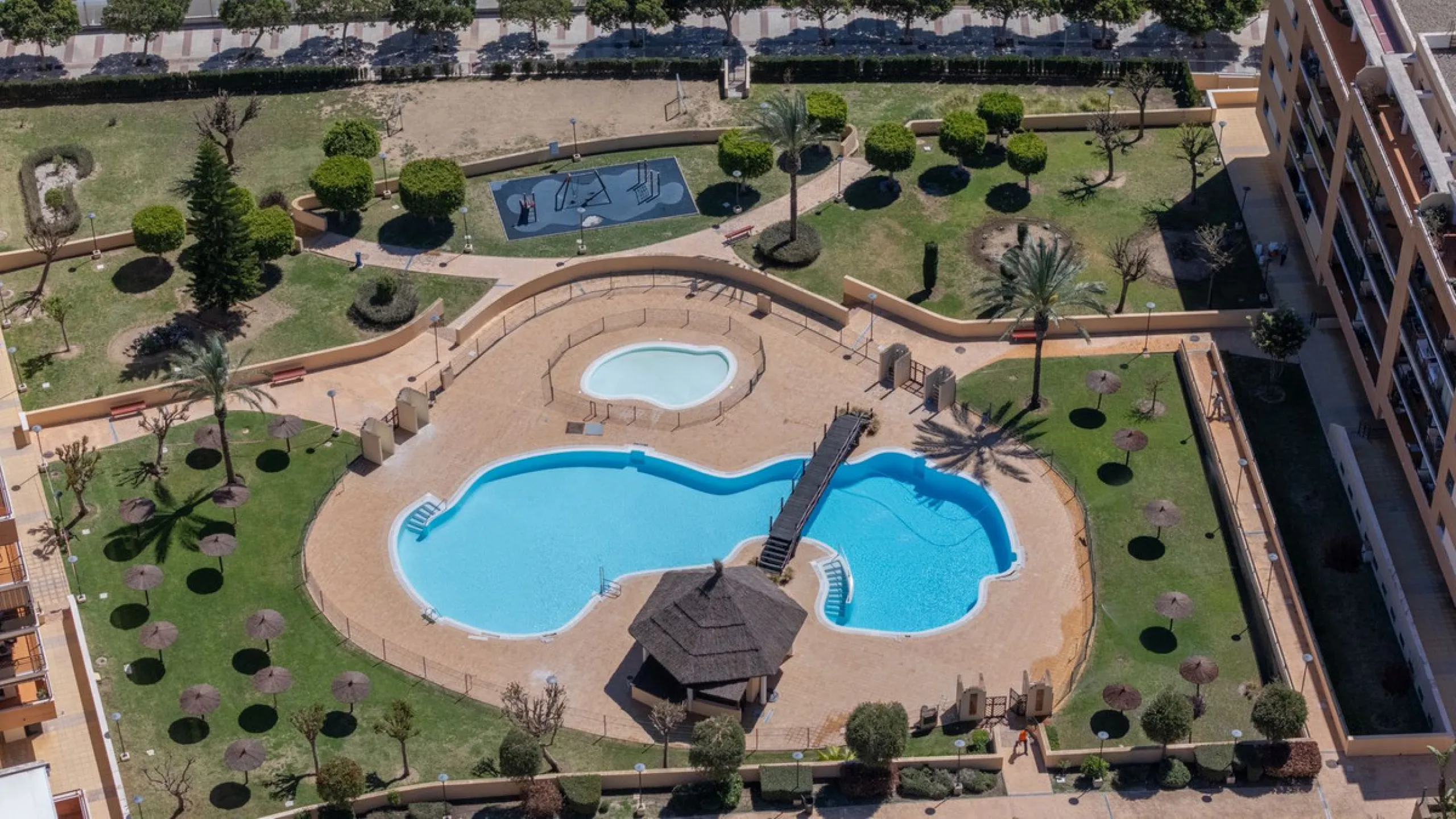 Gut gepflegte Etagenwohnung mit sonniger Terrasse in der Nähe des Bahnhofs El Pinillo in Torremolinos