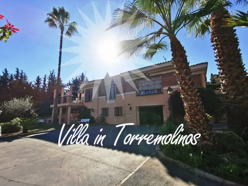 Exclusive Villa in a Prestigious Urbanization Between Málaga and Torremolinos