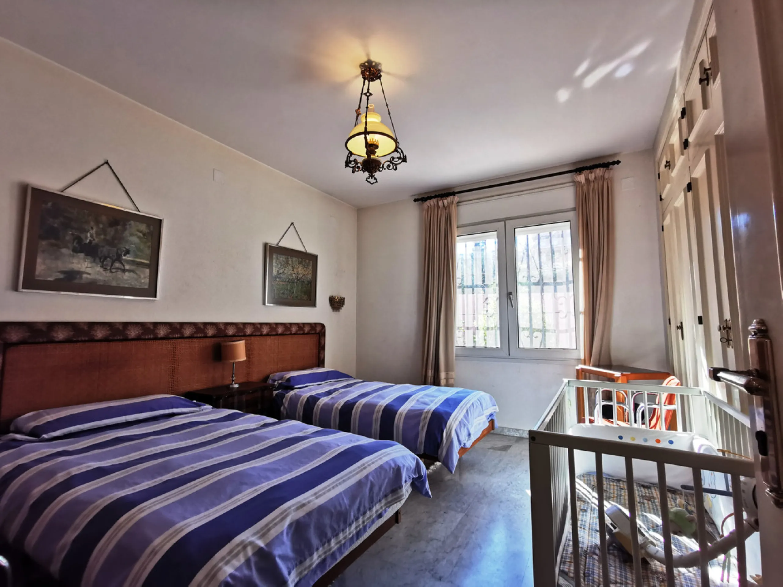 House - Detached Villa в продаже в Torremolinos, Málaga. В доме 11 спален и 8 ванных комнат. Площадь дома 1028 м². Площадь участка 2300 м²