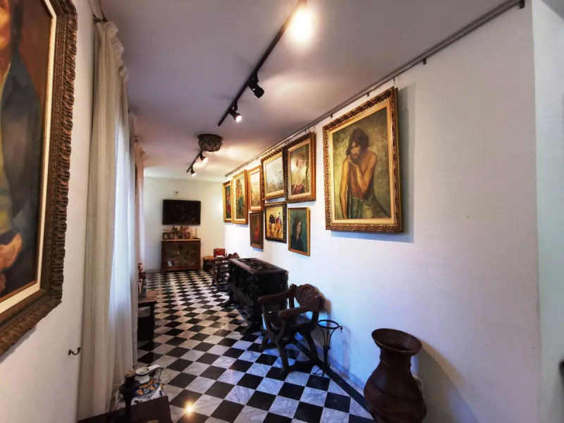 House - Detached Villa в продаже в Torremolinos, Málaga. В доме 11 спален и 8 ванных комнат. Площадь дома 1028 м². Площадь участка 2300 м²