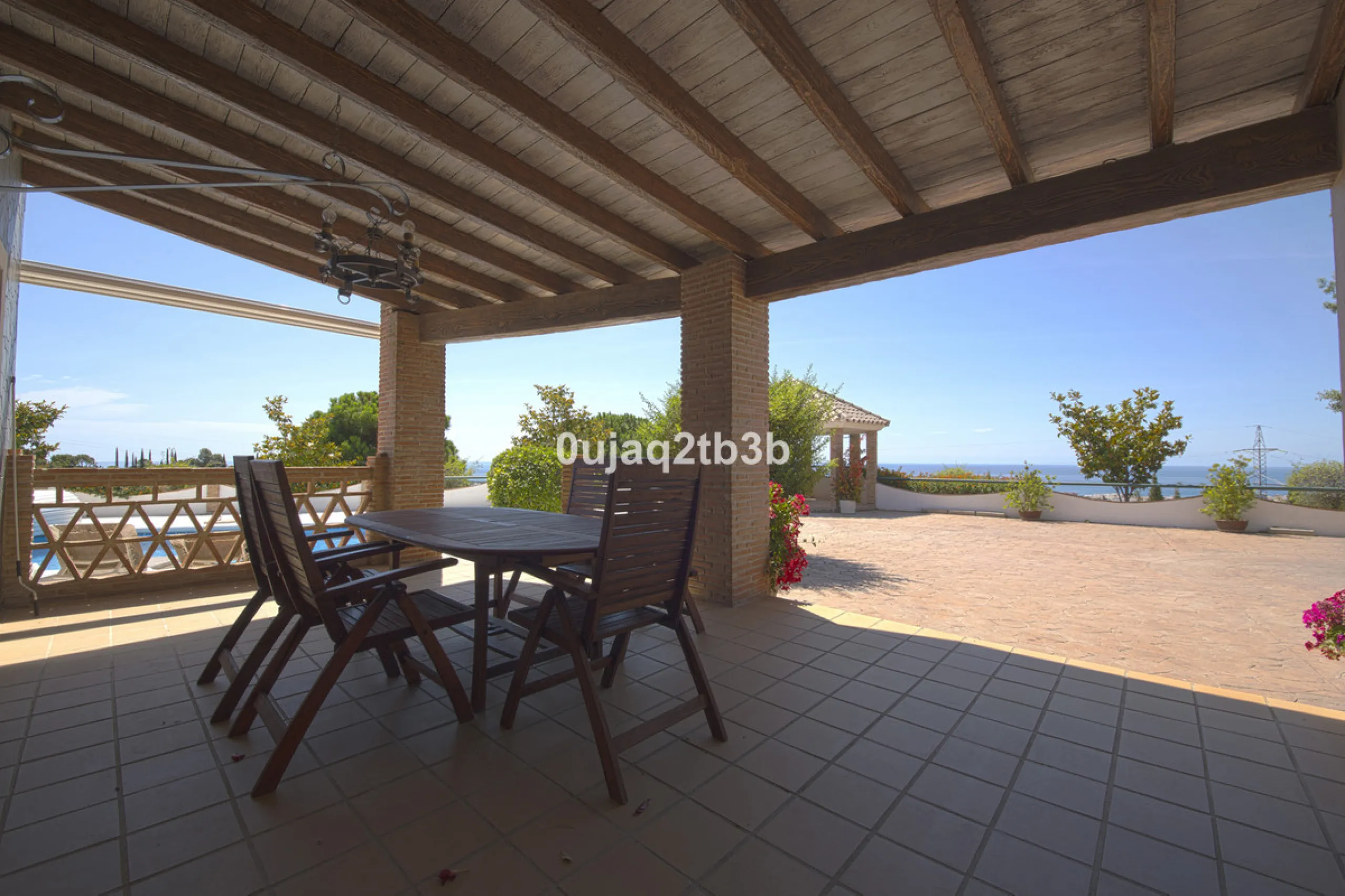 Great villa only minutes away from the center of Estepona with open sea and mountain views. Perfectly maintained ready to move in. Offers bedrooms in the ground floor and first floor. A total of six bedrooms that will fit 14 people. Great return on invest
