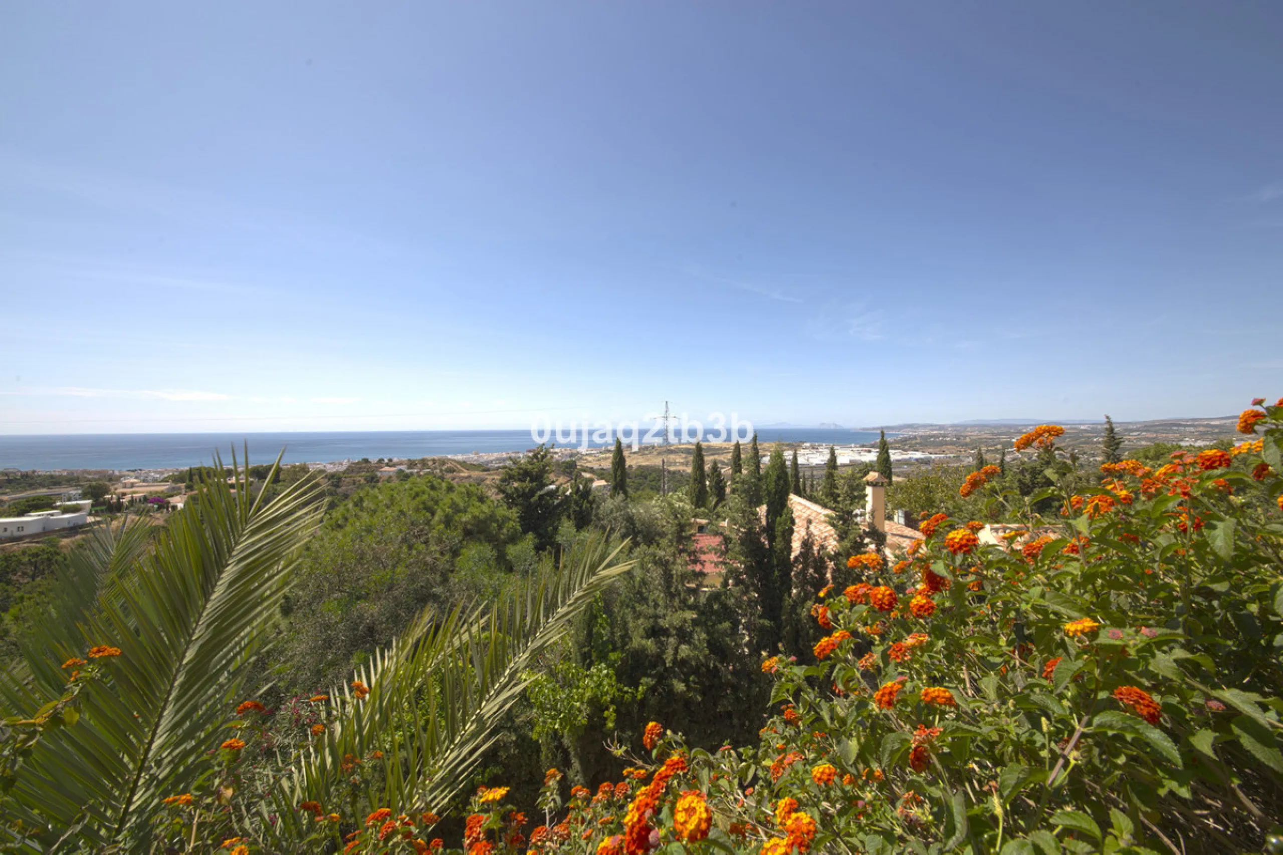 Great villa only minutes away from the center of Estepona with open sea and mountain views. Perfectly maintained ready to move in. Offers bedrooms in the ground floor and first floor. A total of six bedrooms that will fit 14 people. Great return on invest
