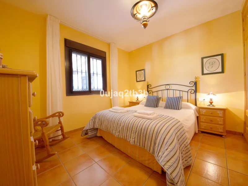 Great villa only minutes away from the center of Estepona with open sea and mountain views. Perfectly maintained ready to move in. Offers bedrooms in the ground floor and first floor. A total of six bedrooms that will fit 14 people. Great return on invest