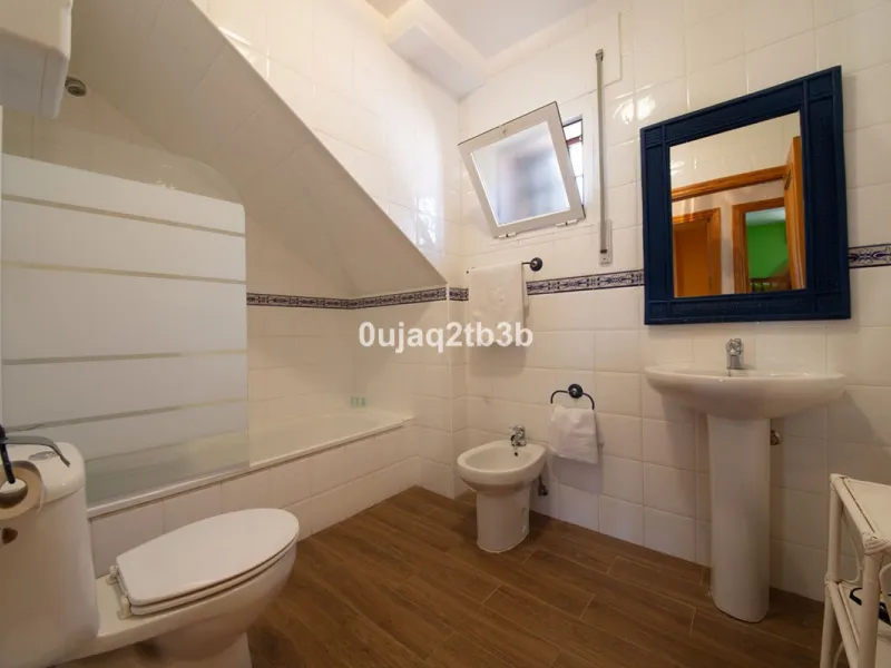 Great villa only minutes away from the center of Estepona with open sea and mountain views. Perfectly maintained ready to move in. Offers bedrooms in the ground floor and first floor. A total of six bedrooms that will fit 14 people. Great return on invest
