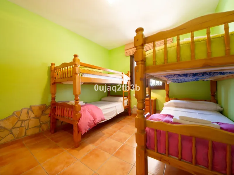 Great villa only minutes away from the center of Estepona with open sea and mountain views. Perfectly maintained ready to move in. Offers bedrooms in the ground floor and first floor. A total of six bedrooms that will fit 14 people. Great return on invest