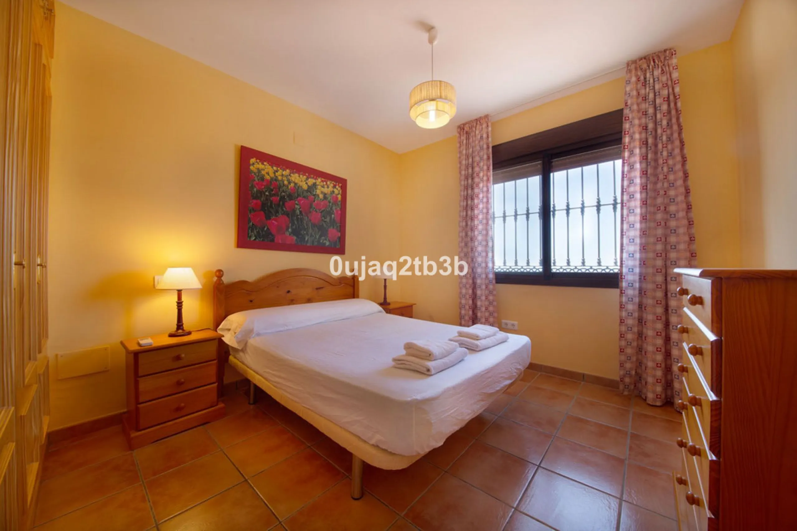 Great villa only minutes away from the center of Estepona with open sea and mountain views. Perfectly maintained ready to move in. Offers bedrooms in the ground floor and first floor. A total of six bedrooms that will fit 14 people. Great return on invest