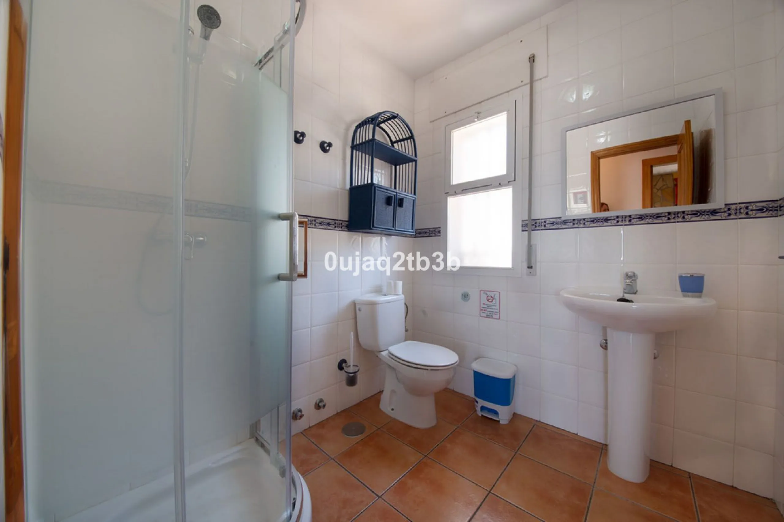 Great villa only minutes away from the center of Estepona with open sea and mountain views. Perfectly maintained ready to move in. Offers bedrooms in the ground floor and first floor. A total of six bedrooms that will fit 14 people. Great return on invest