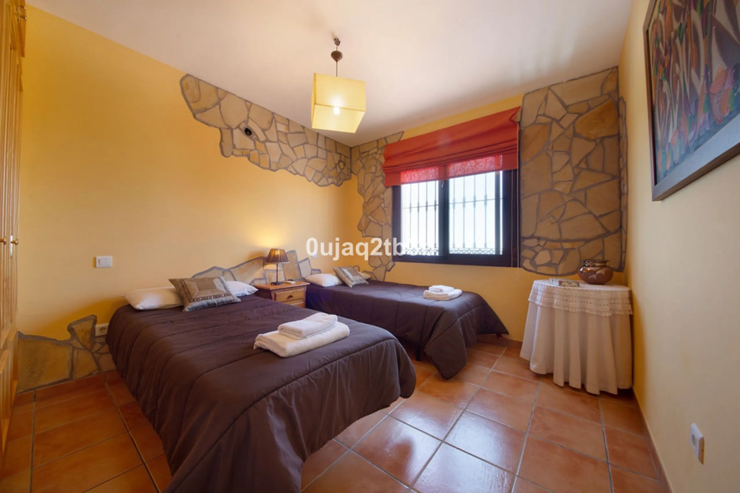 Great villa only minutes away from the center of Estepona with open sea and mountain views. Perfectly maintained ready to move in. Offers bedrooms in the ground floor and first floor. A total of six bedrooms that will fit 14 people. Great return on invest