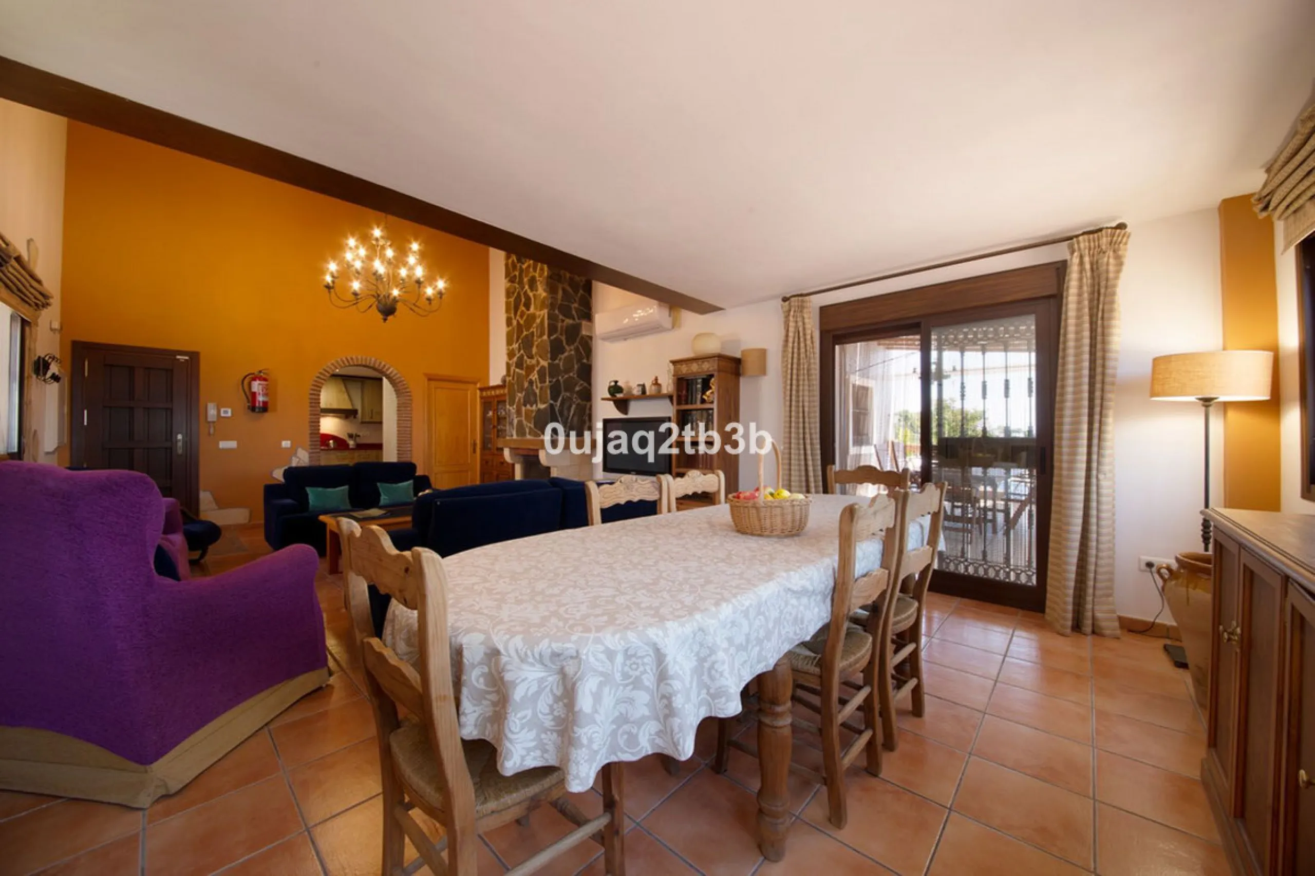 Great villa only minutes away from the center of Estepona with open sea and mountain views. Perfectly maintained ready to move in. Offers bedrooms in the ground floor and first floor. A total of six bedrooms that will fit 14 people. Great return on invest