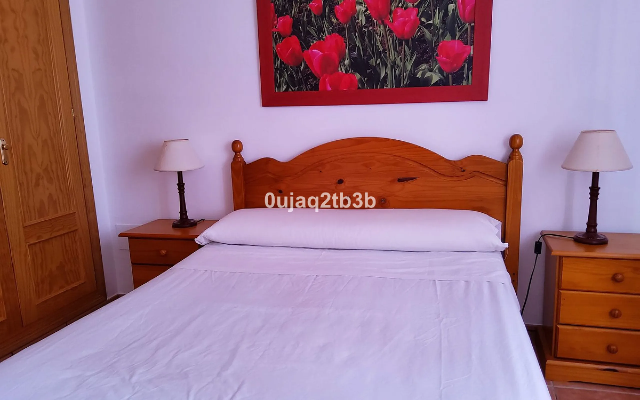 Great villa only minutes away from the center of Estepona with open sea and mountain views. Perfectly maintained ready to move in. Offers bedrooms in the ground floor and first floor. A total of six bedrooms that will fit 14 people. Great return on invest