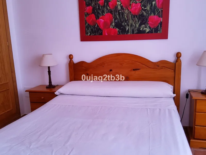 Great villa only minutes away from the center of Estepona with open sea and mountain views. Perfectly maintained ready to move in. Offers bedrooms in the ground floor and first floor. A total of six bedrooms that will fit 14 people. Great return on invest