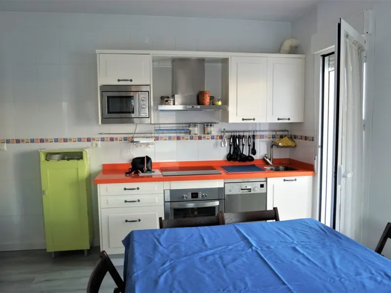 Beautiful duplex flat in first line beach, with wonderful views to the sea. It has an open plan kitchen, which opens onto a small balcony. It is next to the cosy living room. On the same floor there is a bathroom and a double bedroom, which also includes 