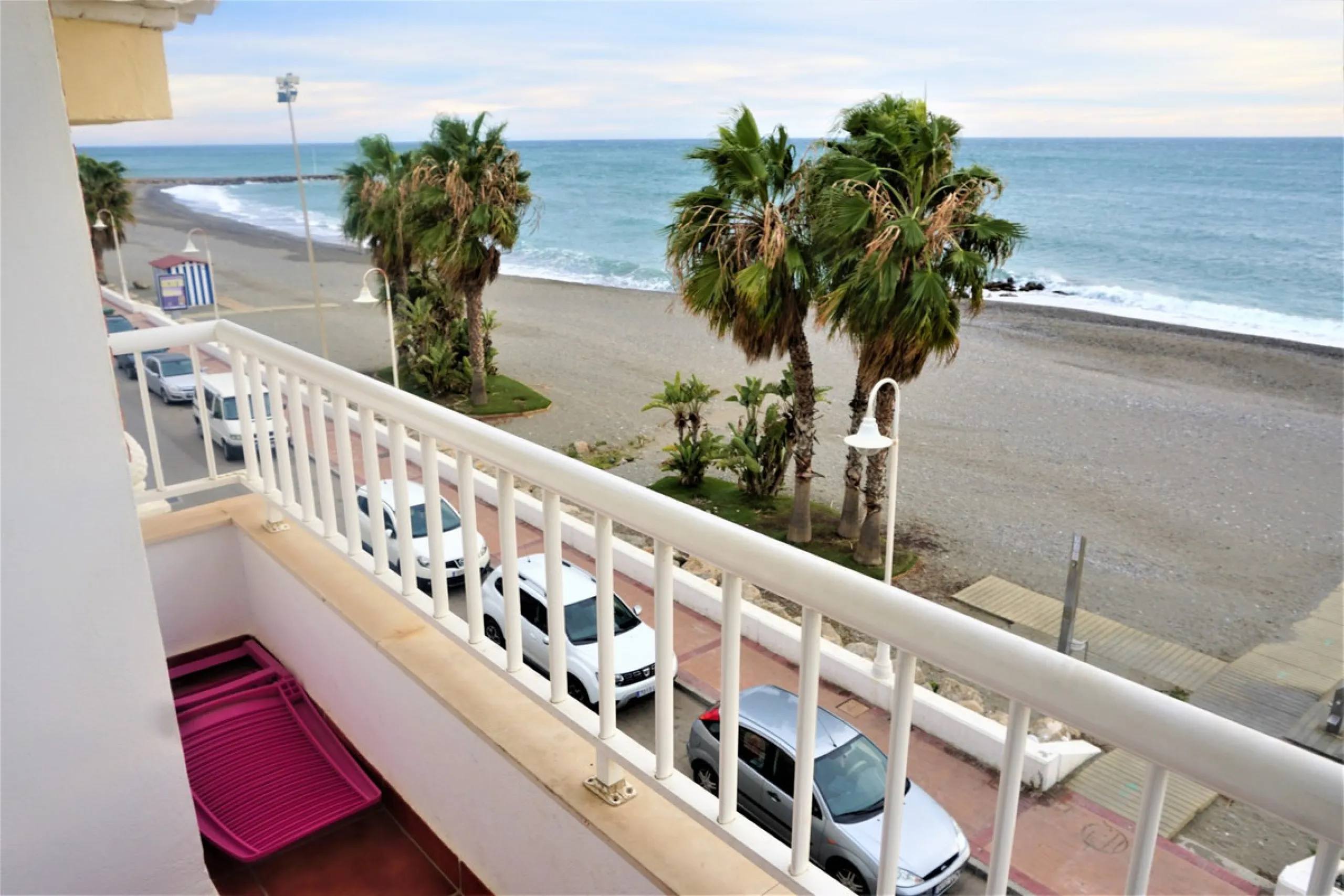 Beautiful duplex flat in first line beach, with wonderful views to the sea. It has an open plan kitchen, which opens onto a small balcony. It is next to the cosy living room. On the same floor there is a bathroom and a double bedroom, which also includes 