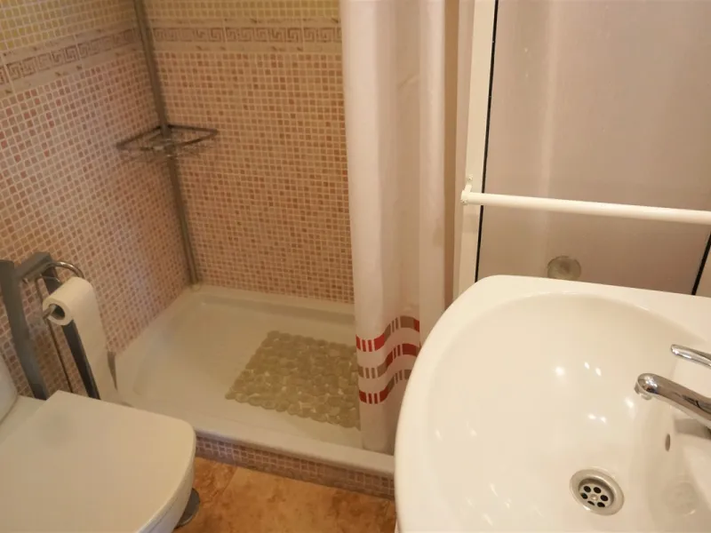 Beautiful duplex flat in first line beach, with wonderful views to the sea. It has an open plan kitchen, which opens onto a small balcony. It is next to the cosy living room. On the same floor there is a bathroom and a double bedroom, which also includes 