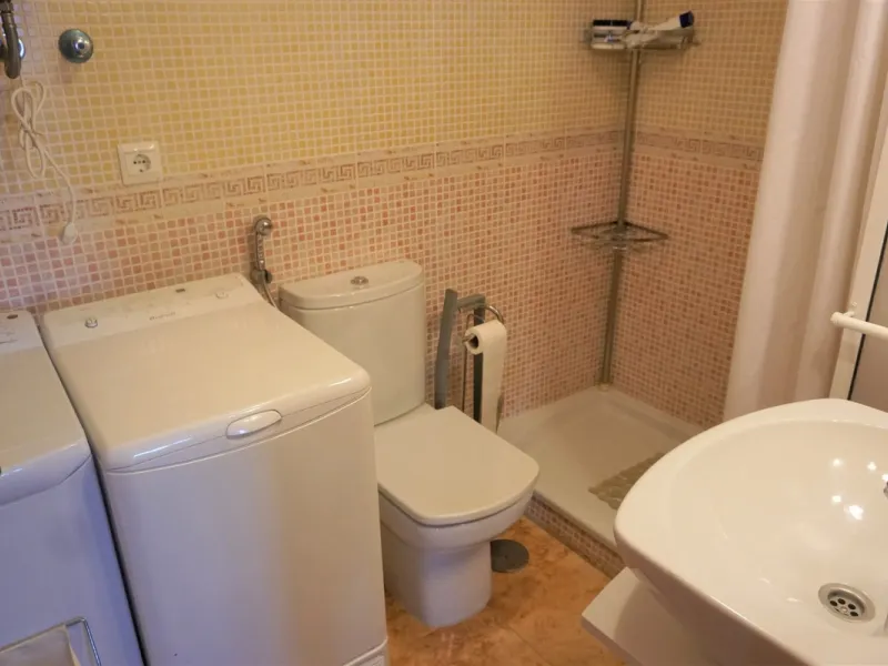 Beautiful duplex flat in first line beach, with wonderful views to the sea. It has an open plan kitchen, which opens onto a small balcony. It is next to the cosy living room. On the same floor there is a bathroom and a double bedroom, which also includes 