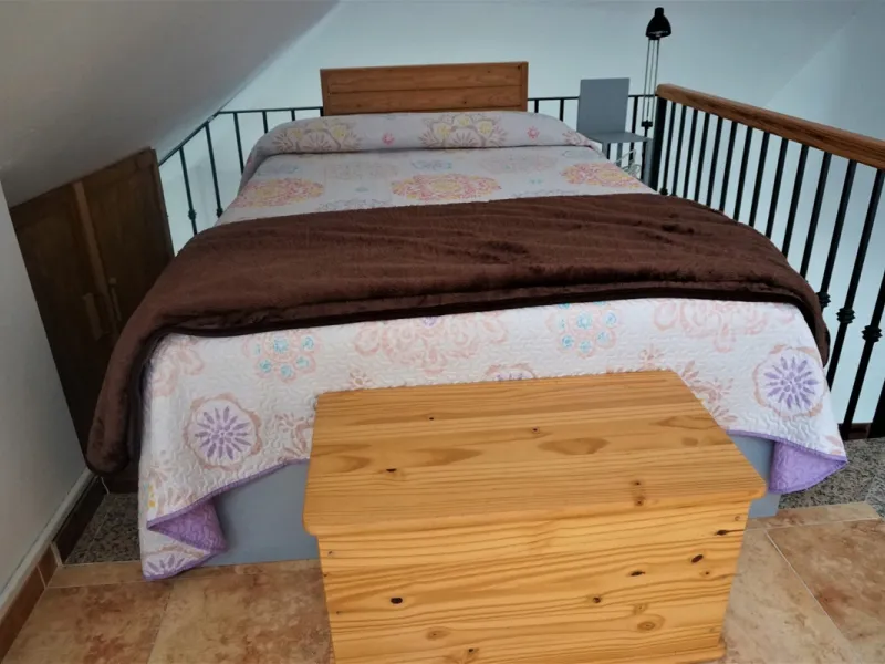 Beautiful duplex flat in first line beach, with wonderful views to the sea. It has an open plan kitchen, which opens onto a small balcony. It is next to the cosy living room. On the same floor there is a bathroom and a double bedroom, which also includes 