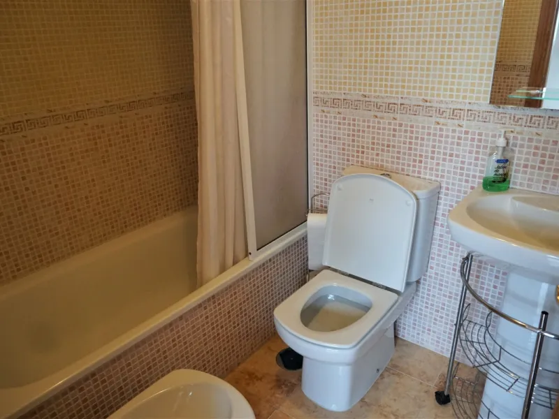Beautiful duplex flat in first line beach, with wonderful views to the sea. It has an open plan kitchen, which opens onto a small balcony. It is next to the cosy living room. On the same floor there is a bathroom and a double bedroom, which also includes 