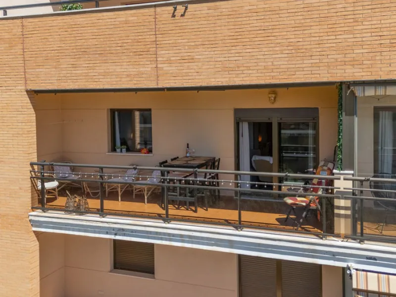 Gut gepflegte Etagenwohnung mit sonniger Terrasse in der Nähe des Bahnhofs El Pinillo in Torremolinos