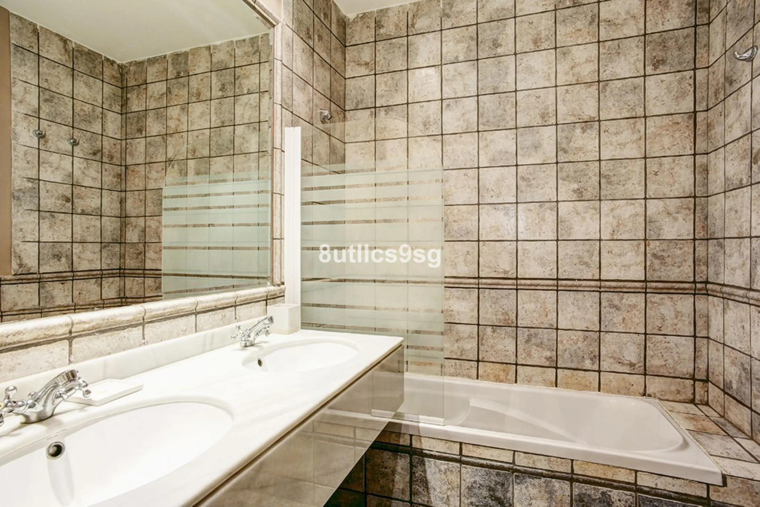 2 bedroom apartment located in the hotel complex called Paraiso Beach, located in the Paraiso Barronal Urbanization, Cancelada, between Marbella and Estepona, Malaga