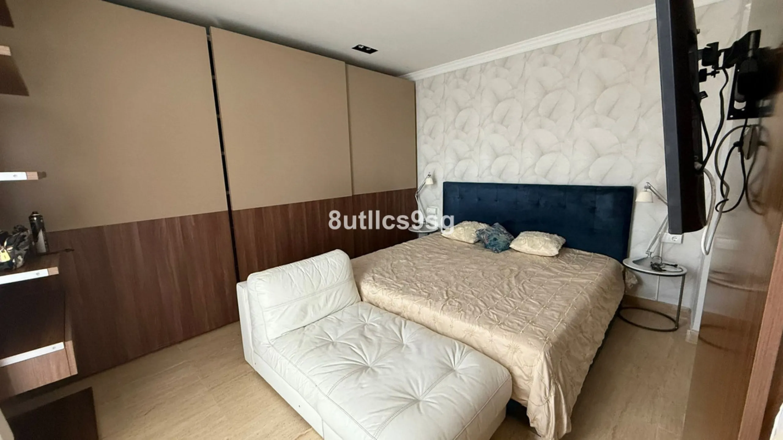2 bedroom apartment located in the hotel complex called Paraiso Beach, located in the Paraiso Barronal Urbanization, Cancelada, between Marbella and Estepona, Malaga