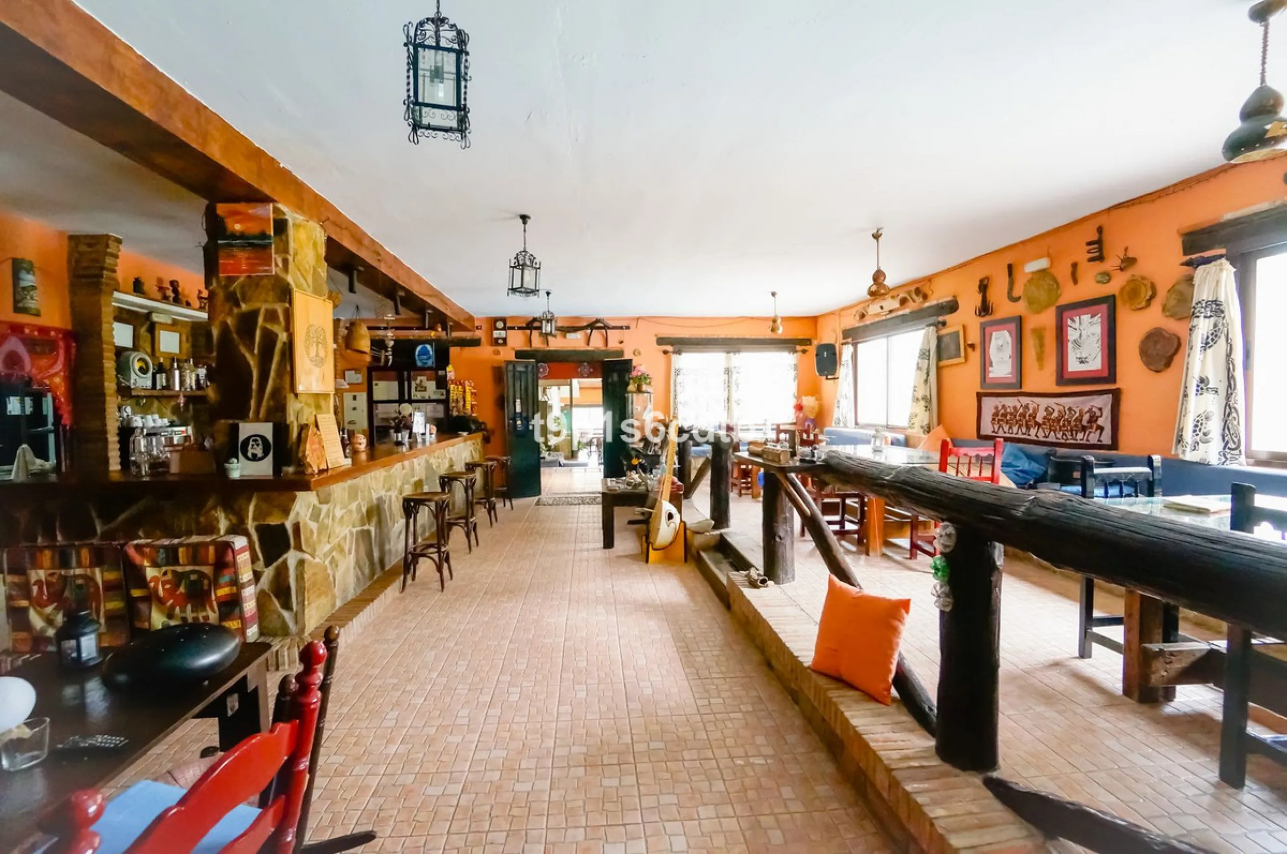 Charming and cosy rural hotel complex now converted into rural apartments, placed in a paradisiacal environment with absolute peacefulness and tranquillity, where disconnecting from the rest of the world while enjoying 270º panoramic views.