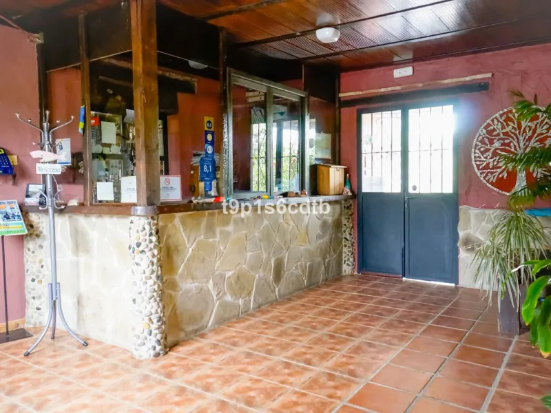 Charming and cosy rural hotel complex now converted into rural apartments, placed in a paradisiacal environment with absolute peacefulness and tranquillity, where disconnecting from the rest of the world while enjoying 270º panoramic views.