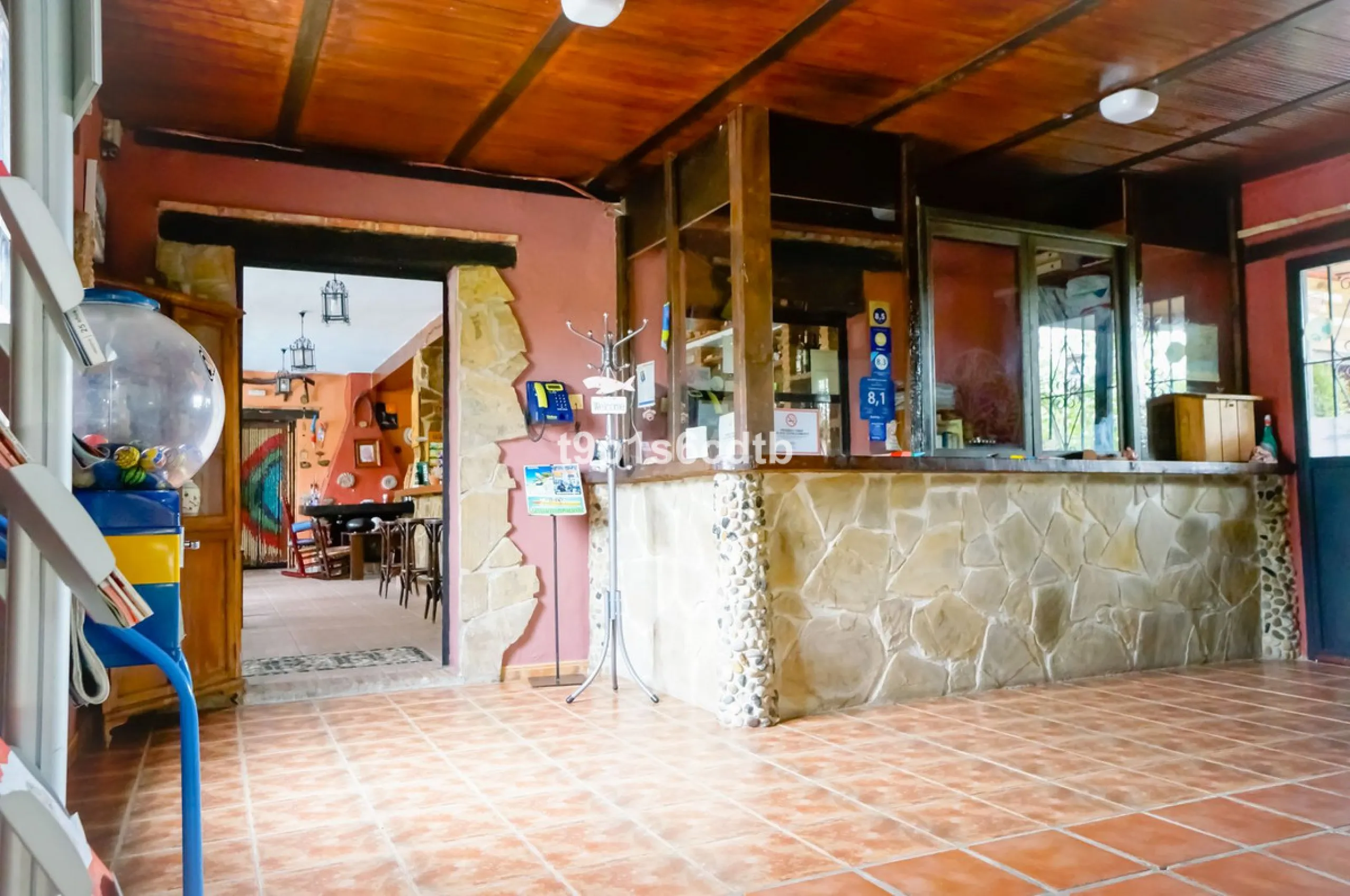 Charming and cosy rural hotel complex now converted into rural apartments, placed in a paradisiacal environment with absolute peacefulness and tranquillity, where disconnecting from the rest of the world while enjoying 270º panoramic views.