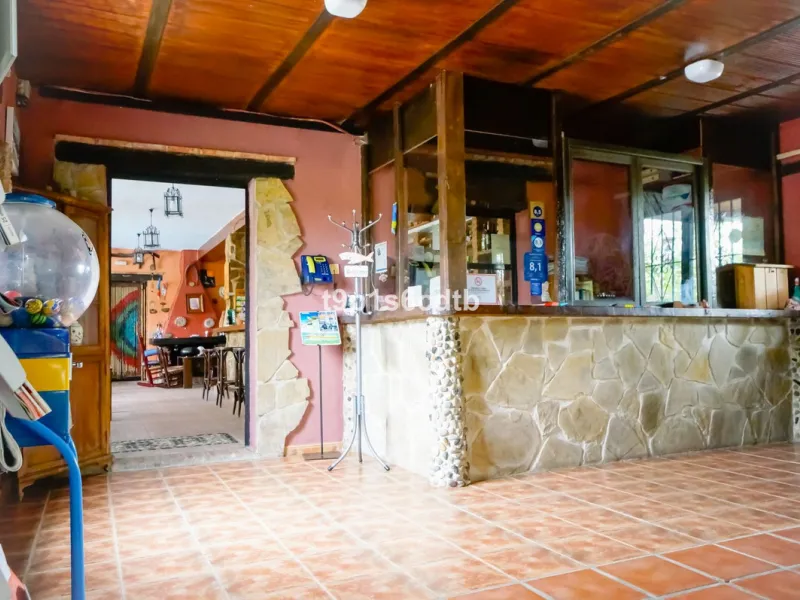 Charming and cosy rural hotel complex now converted into rural apartments, placed in a paradisiacal environment with absolute peacefulness and tranquillity, where disconnecting from the rest of the world while enjoying 270º panoramic views.