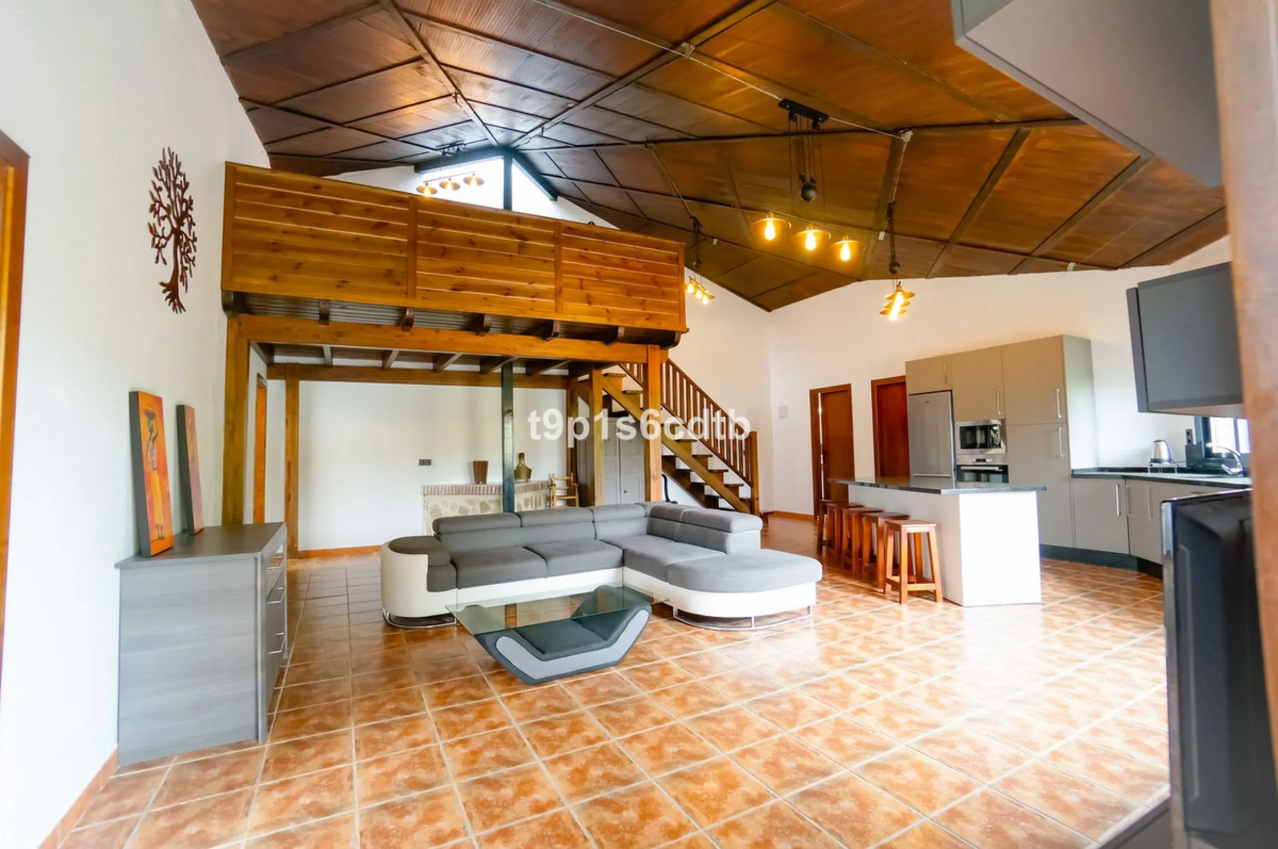 Charming and cosy rural hotel complex now converted into rural apartments, placed in a paradisiacal environment with absolute peacefulness and tranquillity, where disconnecting from the rest of the world while enjoying 270º panoramic views.