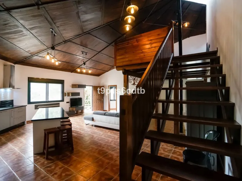Charming and cosy rural hotel complex now converted into rural apartments, placed in a paradisiacal environment with absolute peacefulness and tranquillity, where disconnecting from the rest of the world while enjoying 270º panoramic views.