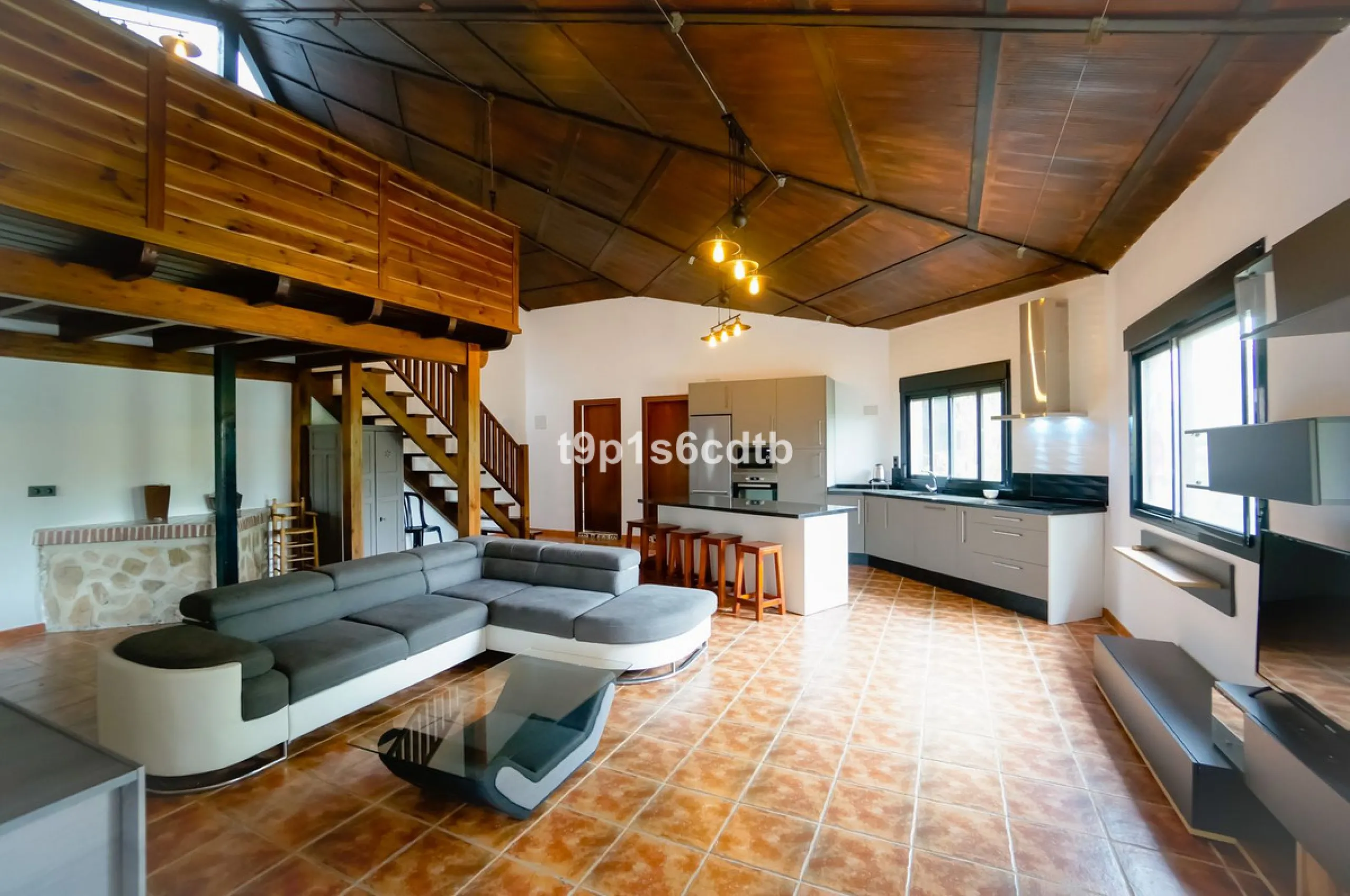 Charming and cosy rural hotel complex now converted into rural apartments, placed in a paradisiacal environment with absolute peacefulness and tranquillity, where disconnecting from the rest of the world while enjoying 270º panoramic views.