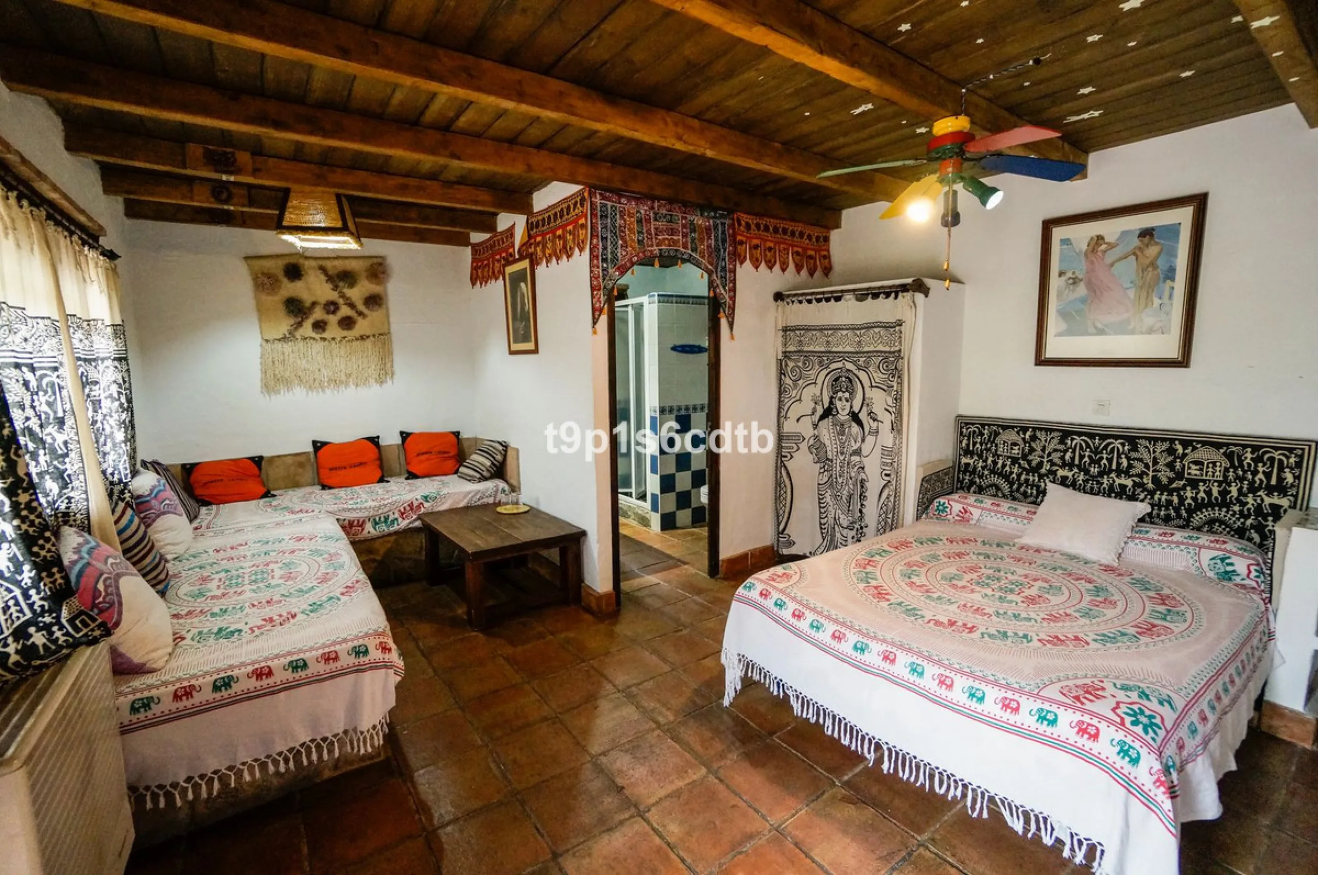 Charming and cosy rural hotel complex now converted into rural apartments, placed in a paradisiacal environment with absolute peacefulness and tranquillity, where disconnecting from the rest of the world while enjoying 270º panoramic views.
