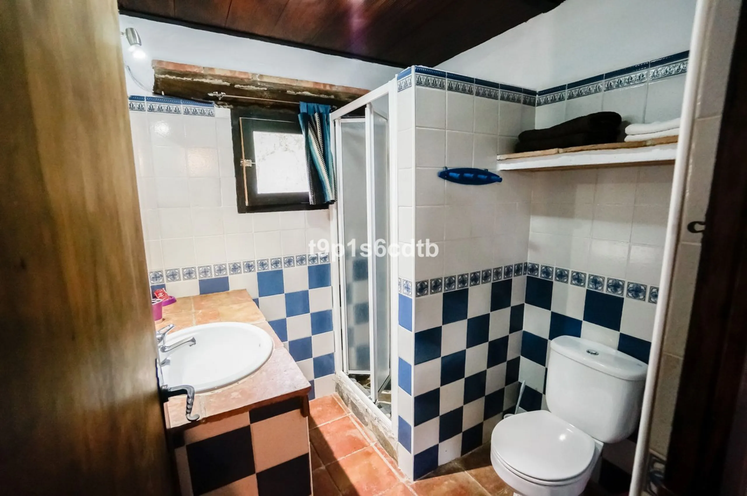 Charming and cosy rural hotel complex now converted into rural apartments, placed in a paradisiacal environment with absolute peacefulness and tranquillity, where disconnecting from the rest of the world while enjoying 270º panoramic views.