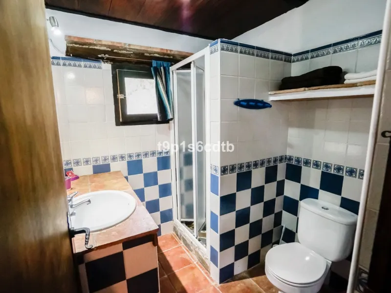 Charming and cosy rural hotel complex now converted into rural apartments, placed in a paradisiacal environment with absolute peacefulness and tranquillity, where disconnecting from the rest of the world while enjoying 270º panoramic views.