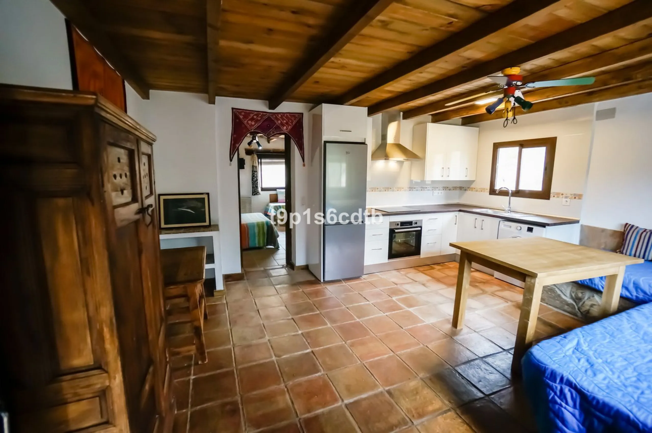 Charming and cosy rural hotel complex now converted into rural apartments, placed in a paradisiacal environment with absolute peacefulness and tranquillity, where disconnecting from the rest of the world while enjoying 270º panoramic views.