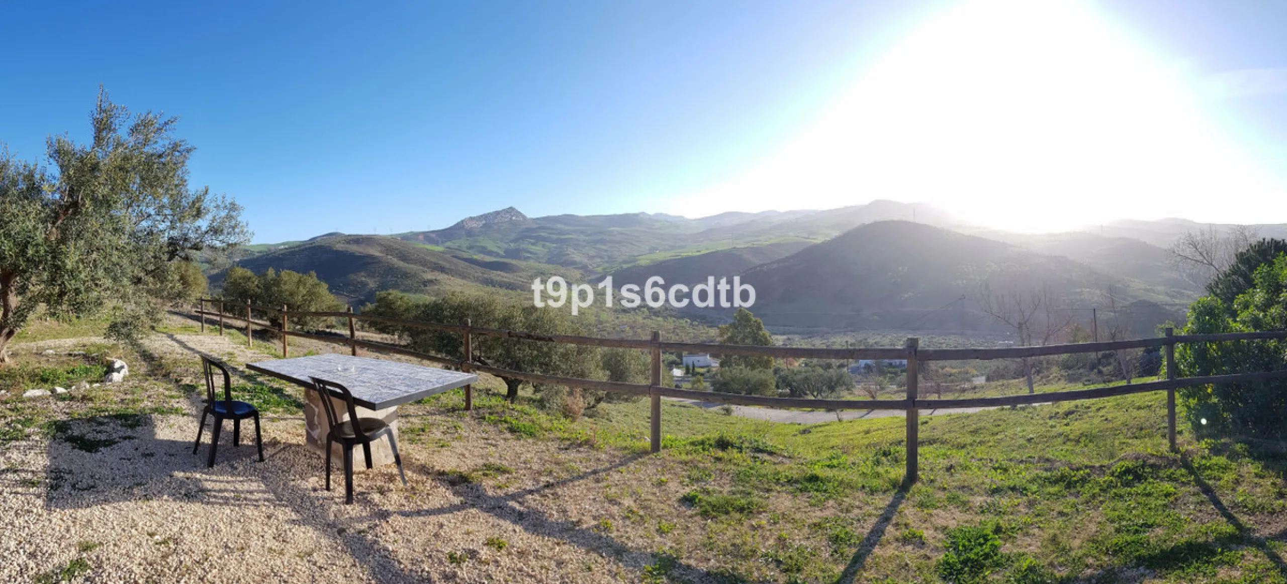 Charming and cosy rural hotel complex now converted into rural apartments, placed in a paradisiacal environment with absolute peacefulness and tranquillity, where disconnecting from the rest of the world while enjoying 270º panoramic views.