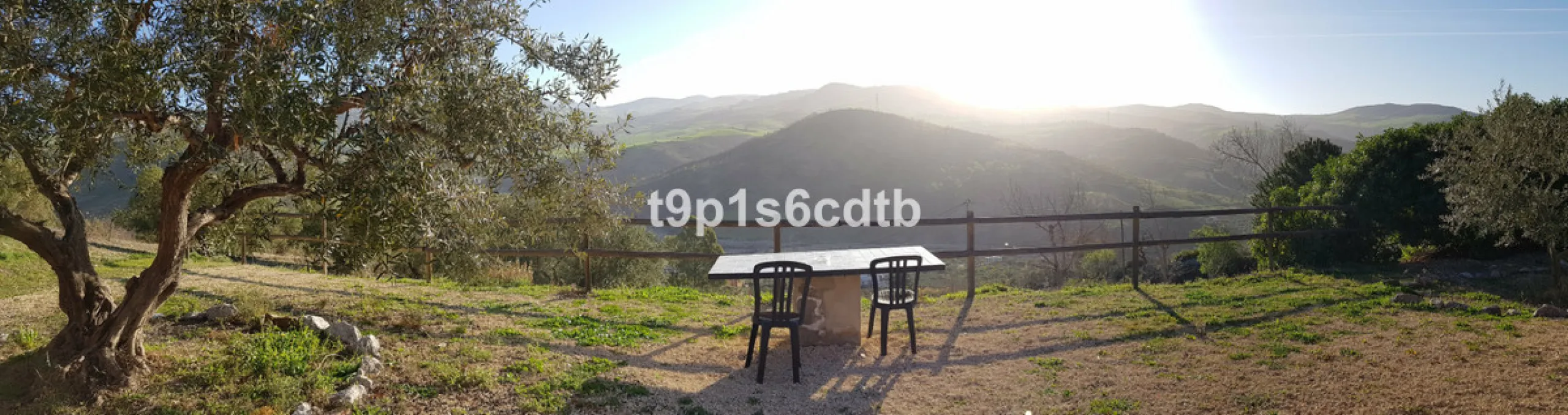 Charming and cosy rural hotel complex now converted into rural apartments, placed in a paradisiacal environment with absolute peacefulness and tranquillity, where disconnecting from the rest of the world while enjoying 270º panoramic views.