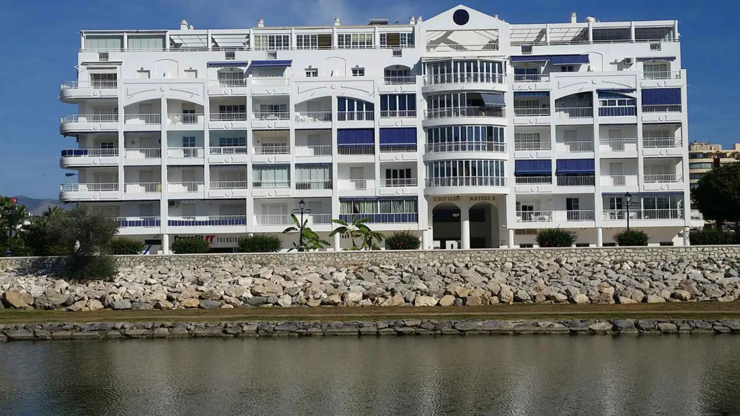 Apartment - Penthouse в продаже в Fuengirola, Málaga. В доме 4 спален и 3 ванных комнат. Площадь дома 368 м²