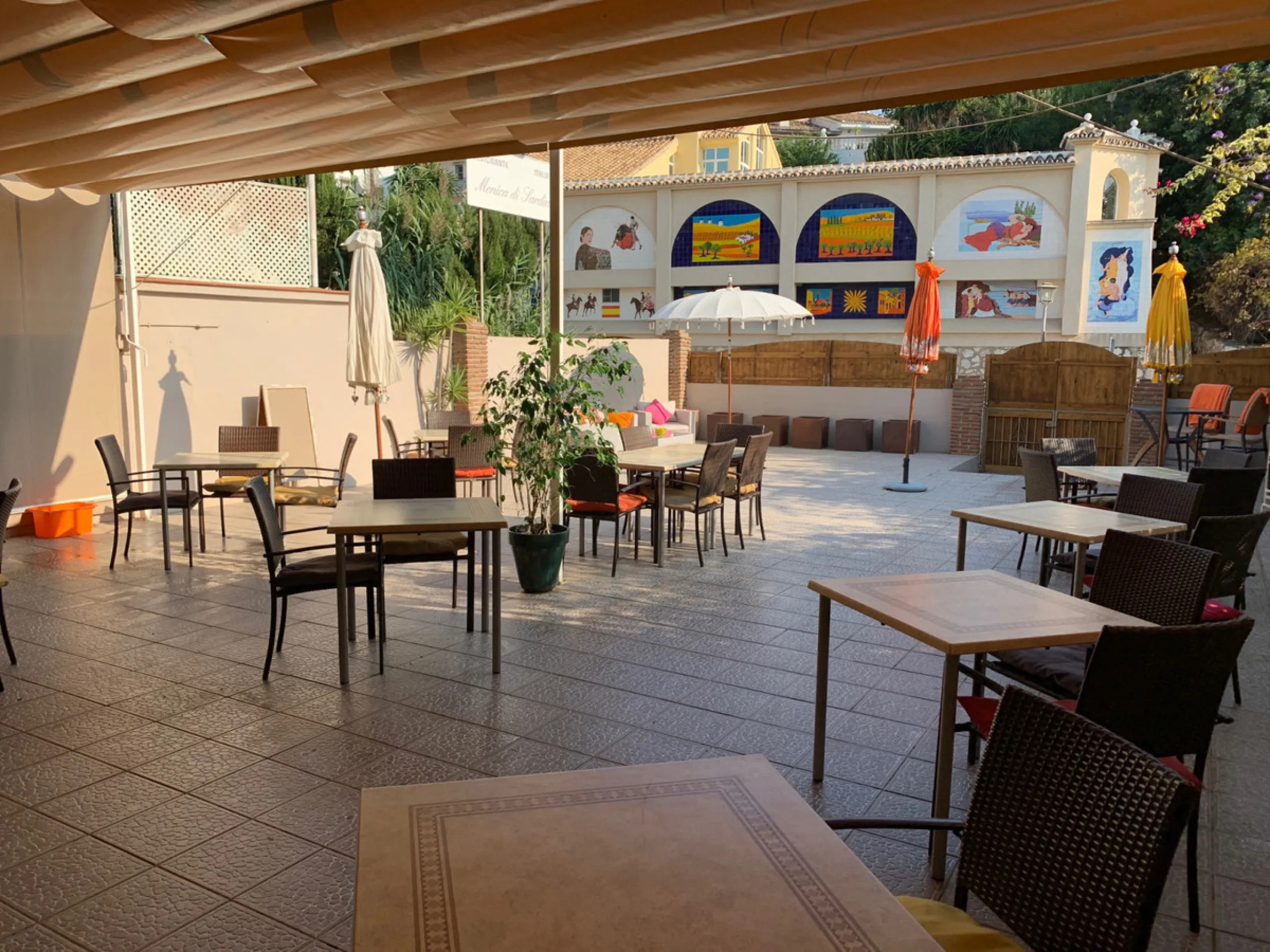 Fantastic restaurant in Torrenueva, ready to set up your next restaurant or business.