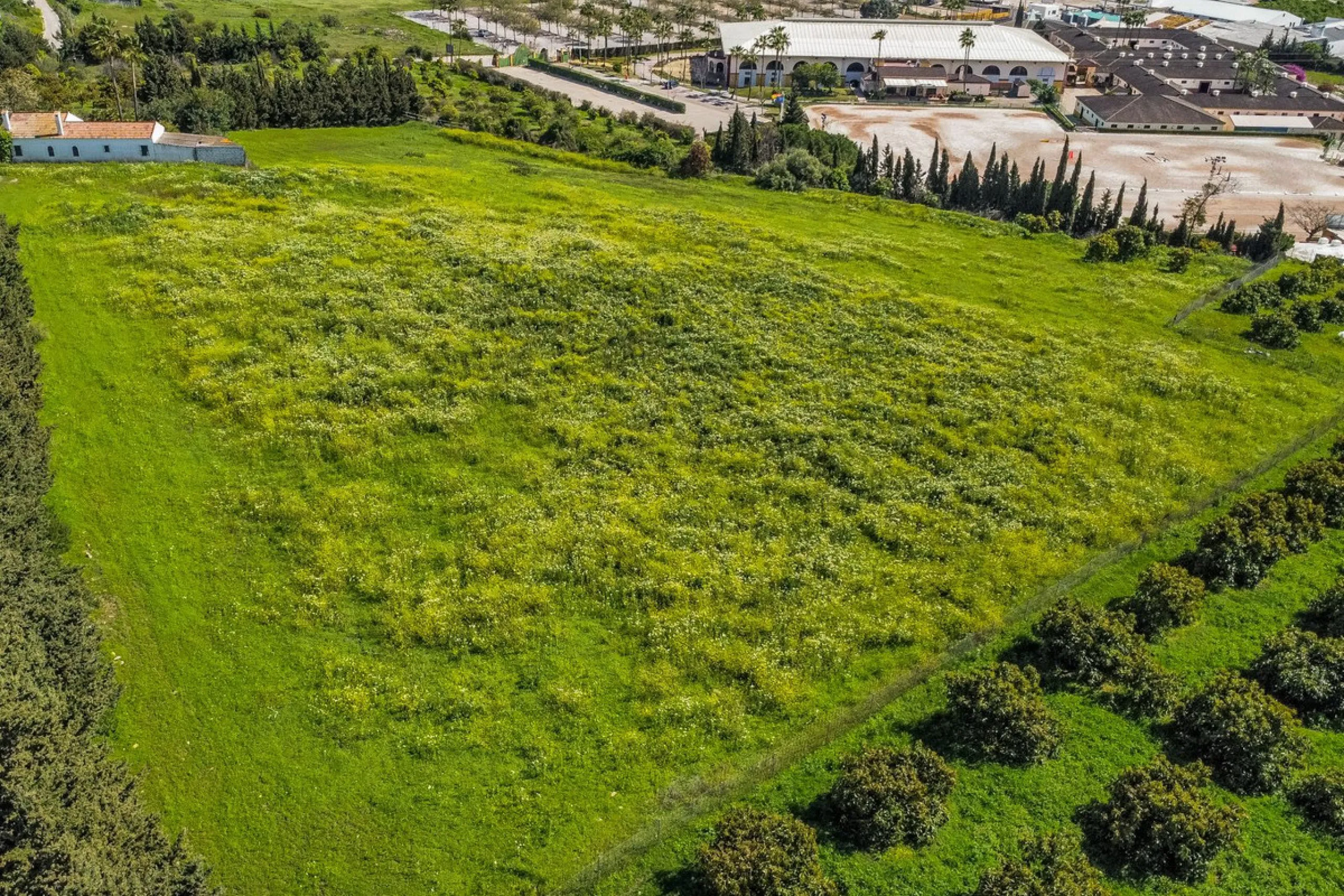 Plot - Land в продаже в Estepona, Málaga. Площадь участка 14272 м²