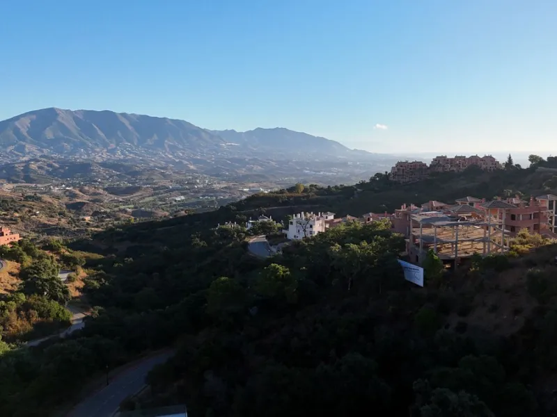Elegant Modern Villa with Panoramic Sea Views in La Mairena, Marbella