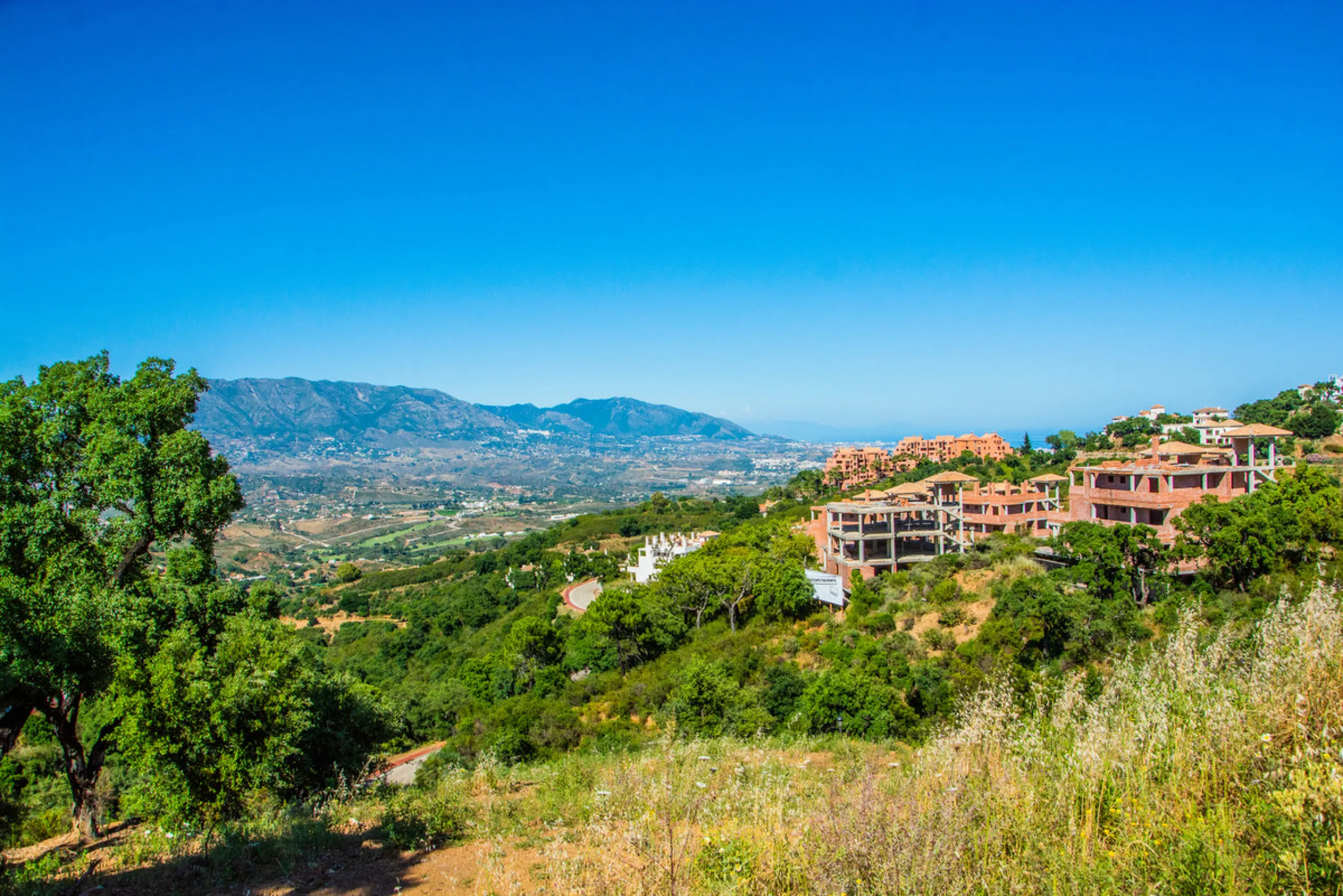 Elegant Modern Villa with Panoramic Sea Views in La Mairena, Marbella