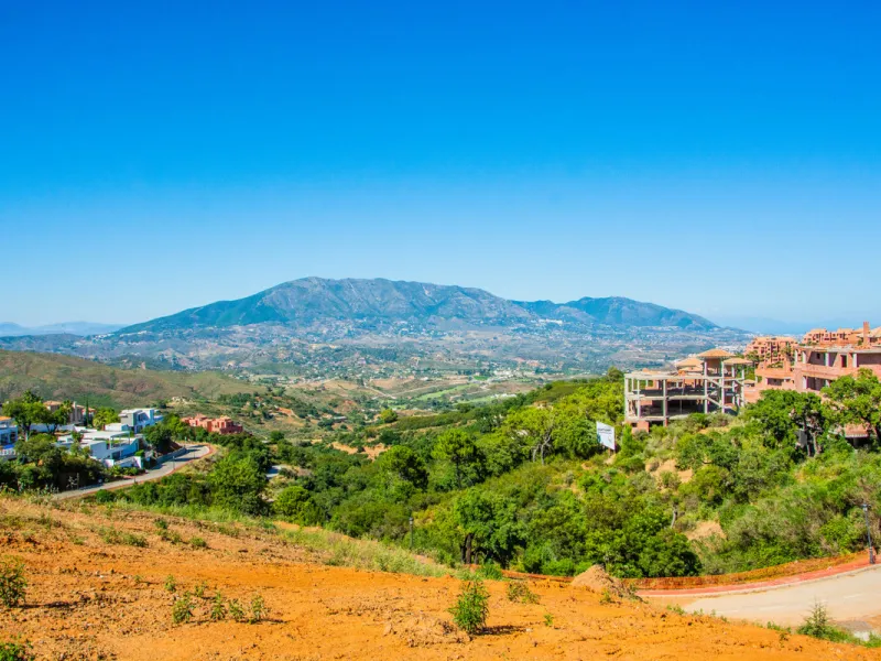Elegant Modern Villa with Panoramic Sea Views in La Mairena, Marbella