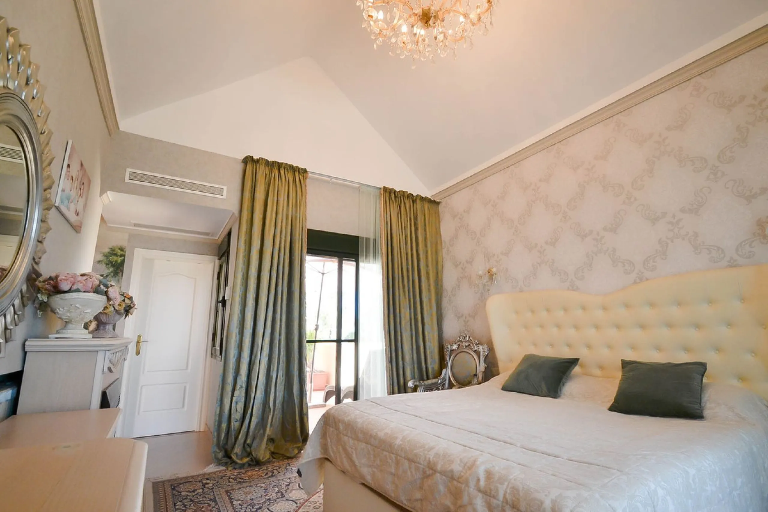 Excellent duplex penthouse for Sale in "El Campanario Resort".