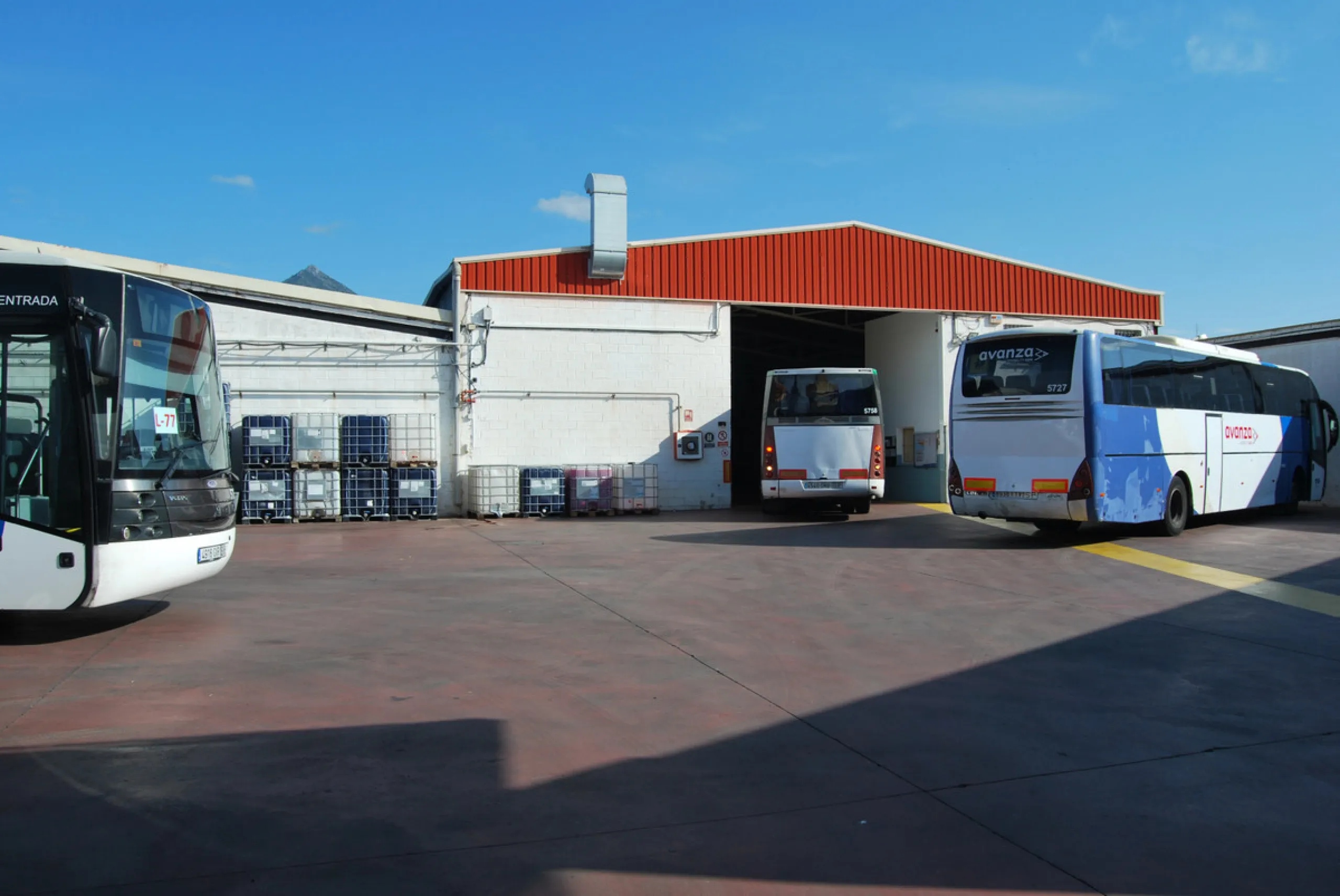 Commercial - Business в продаже в Marbella, Málaga. Площадь дома 1792 м²